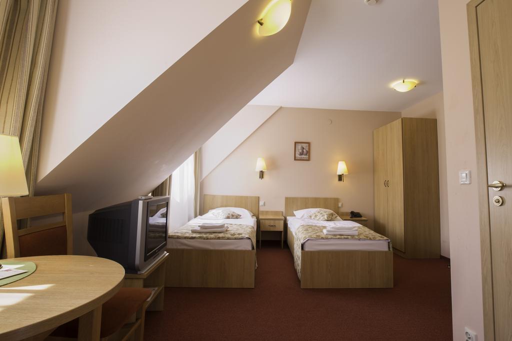 Ski Hotel Piwniczna-Zdroj Exterior foto